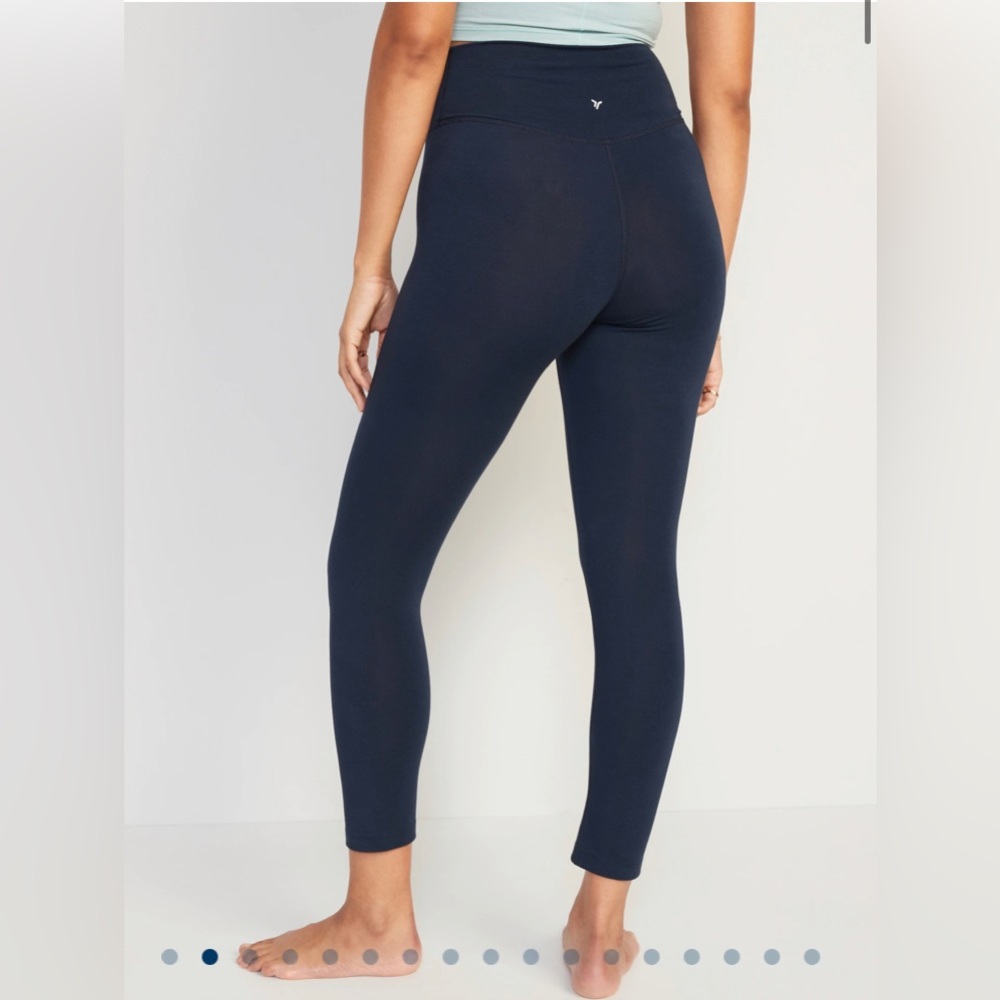 Extra High-Waisted PowerChill Hidden-Pocket Cropped Leggings for Women